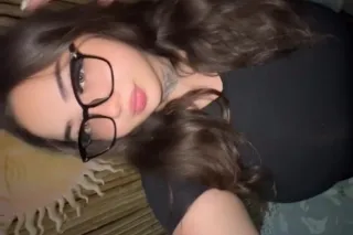 21 y/o 👅 THICK WHITE GIRL 🍑 - Image 5